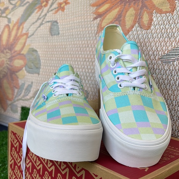 Vans WMNS Authentic Stacked
Pastel Picnic Mixed Plaid
VN0A5KXXPPS
Platfo… - Picture 7 of 16